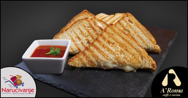 Tost sendvič sa šunkom